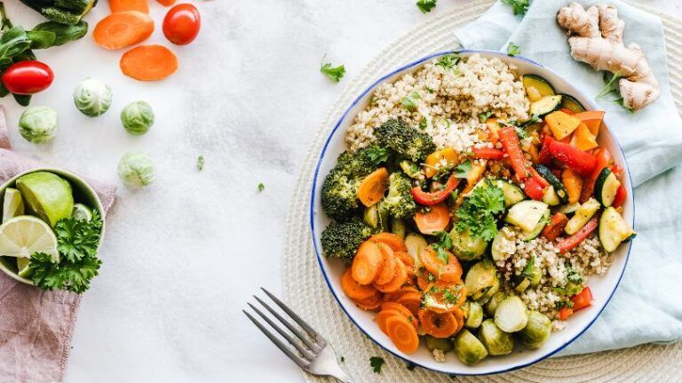 ¿Es la proteína vegetal suficiente Mitos, ciencia y práctica